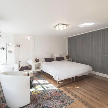 Orfevres Cathedrale アパート *